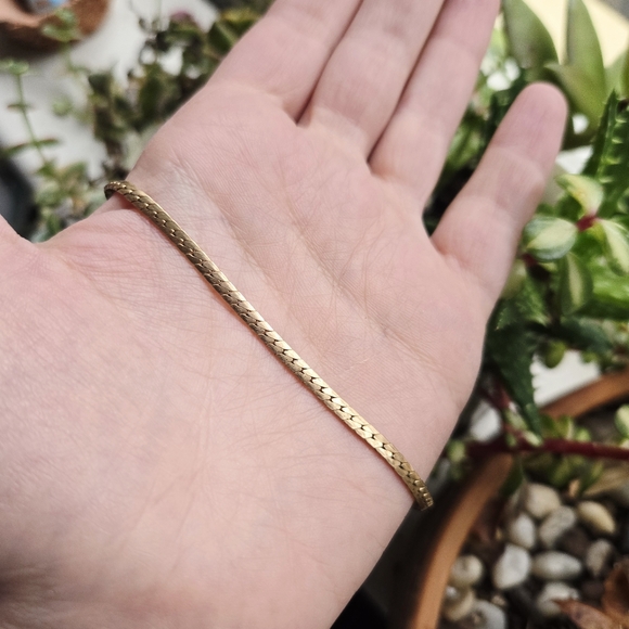 Vintage Dainty Gold Herringbone Bracelet Chain - Picture 2 of 8